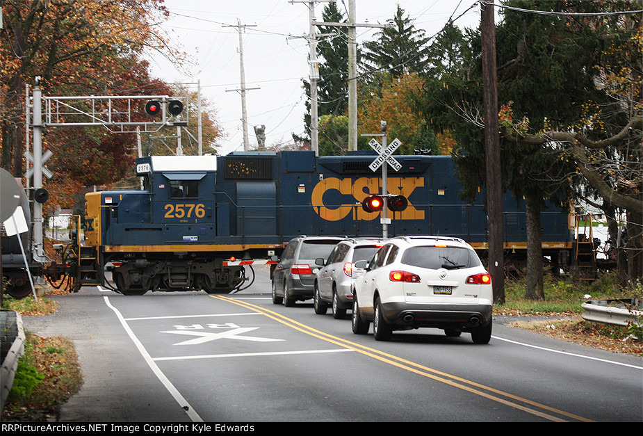 CSX GP38-2 #2576 on C964-28